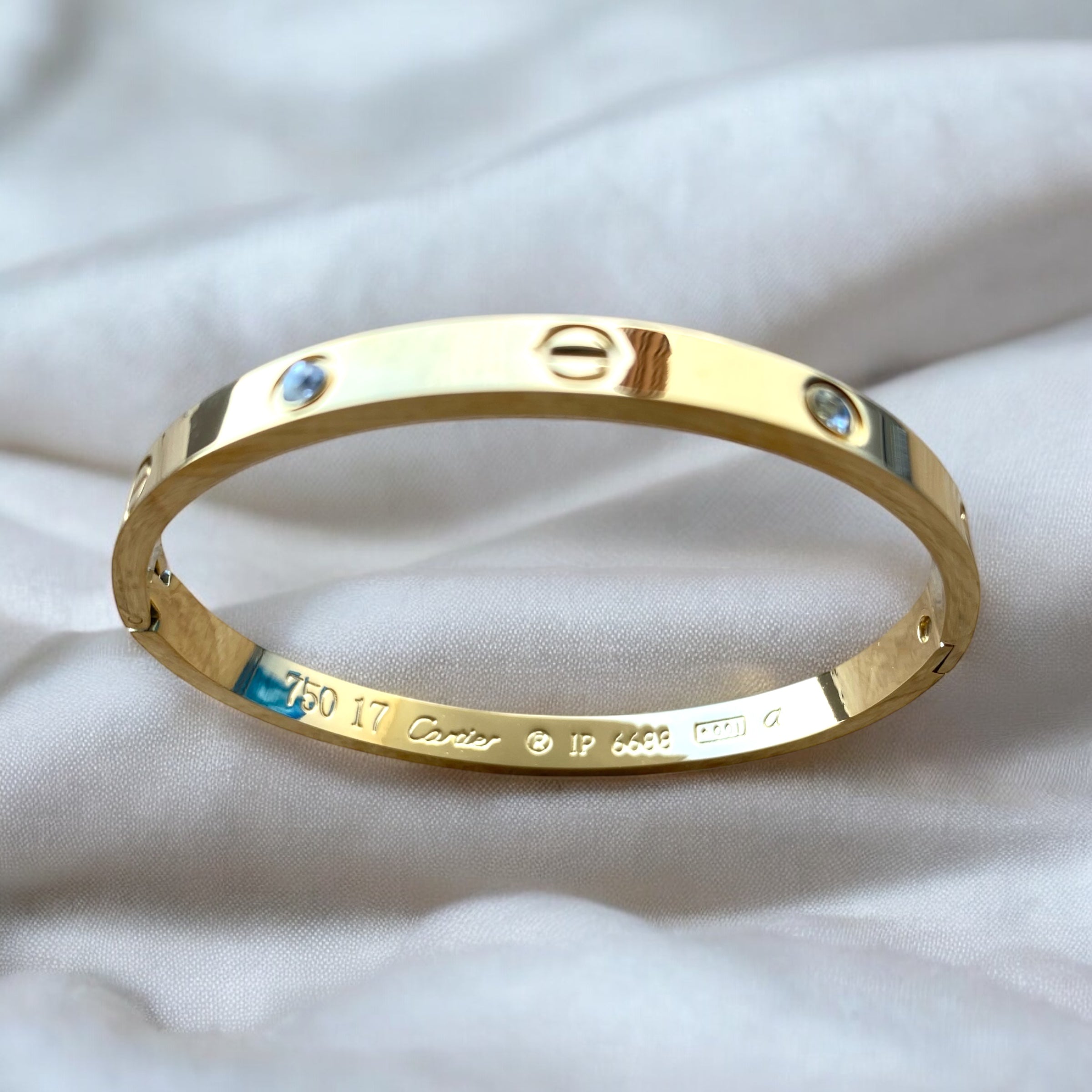 Bracelet C en acier inoxydable – bijoux by kika - Main Image